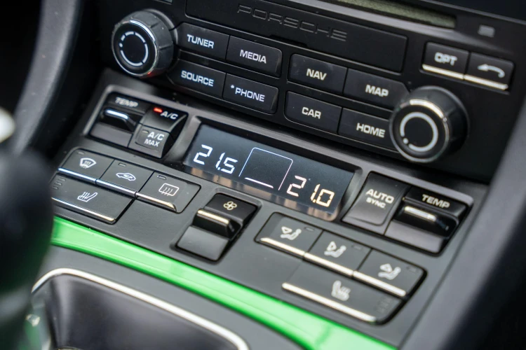 Vehicle Image 28