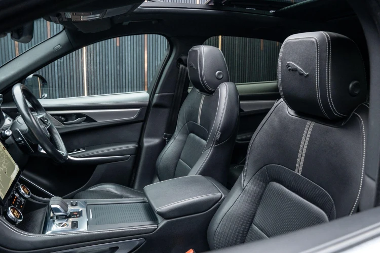 Vehicle Image 45