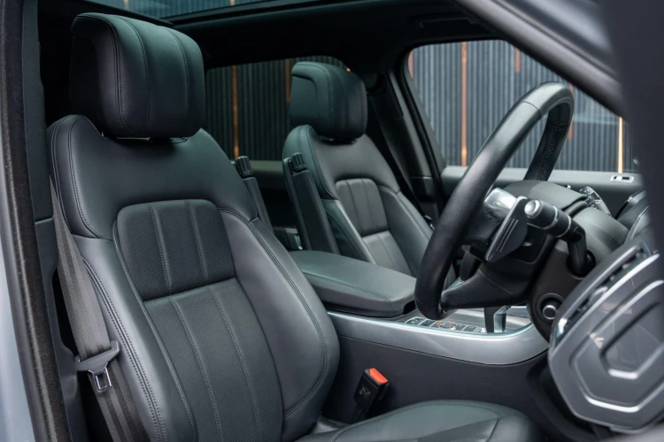 Vehicle Image 12