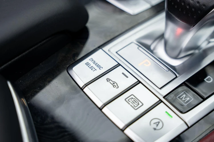 Vehicle Image 32
