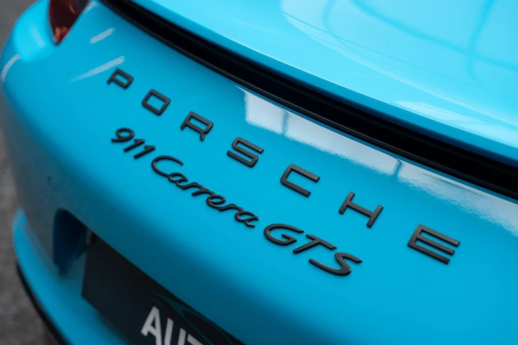 Vehicle Image 25