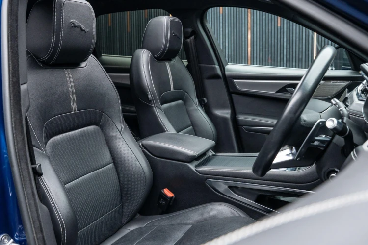 Vehicle Image 12