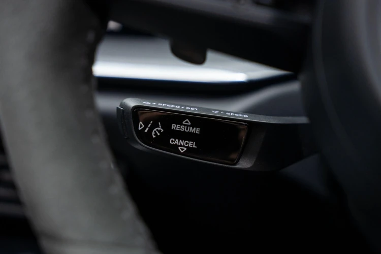 Vehicle Image 35