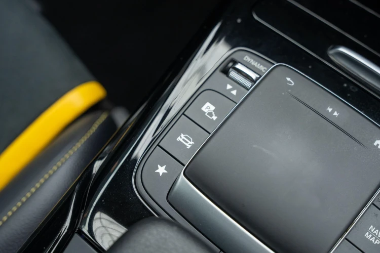 Vehicle Image 30