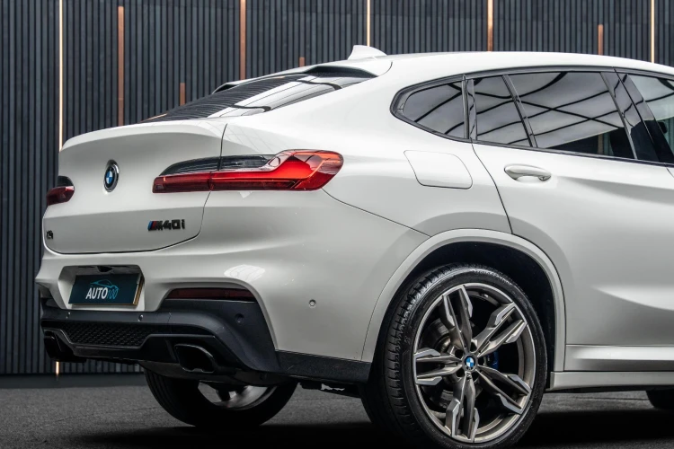 Vehicle Image 21