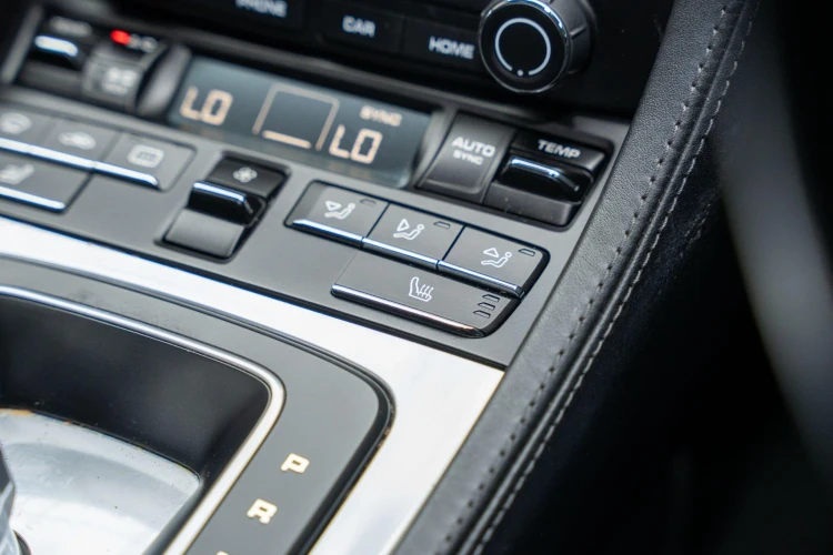 Vehicle Image 22