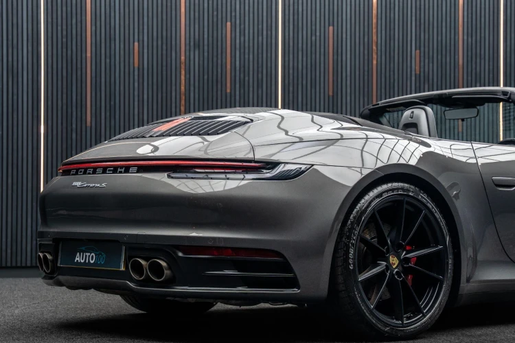 Vehicle Image 21