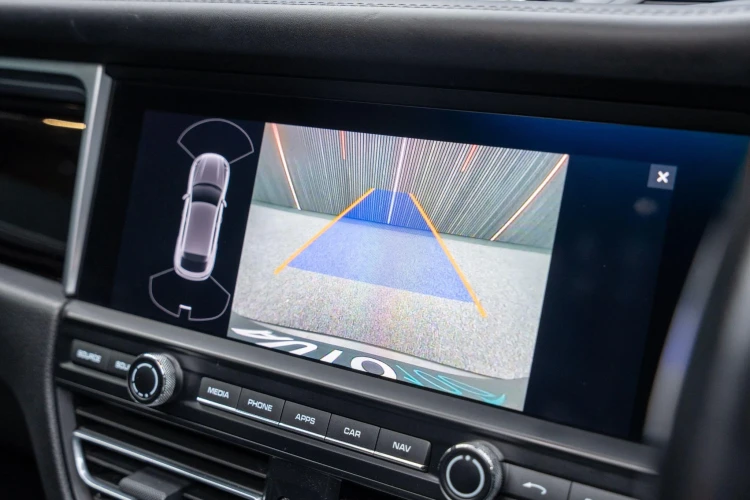 Vehicle Image 10