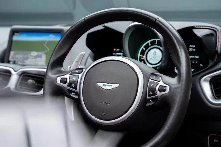 Vehicle Image 32