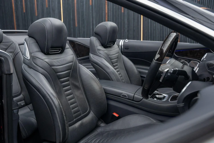 Vehicle Image 12