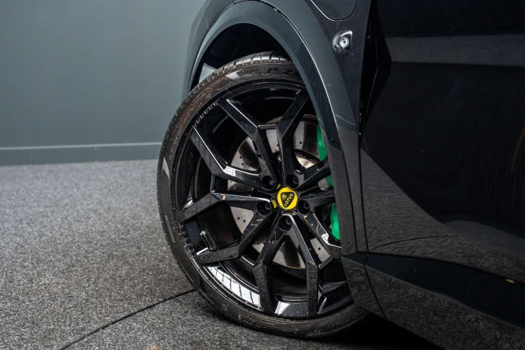 Vehicle Image 13