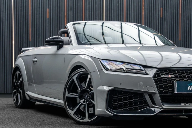 Vehicle Image 9