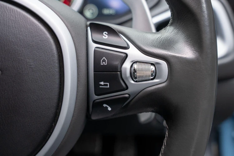 Vehicle Image 30