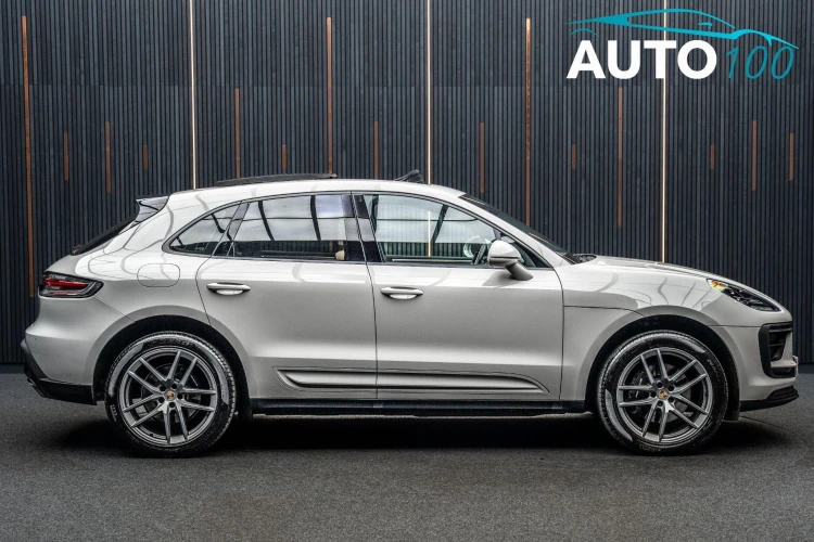 Vehicle Image 11