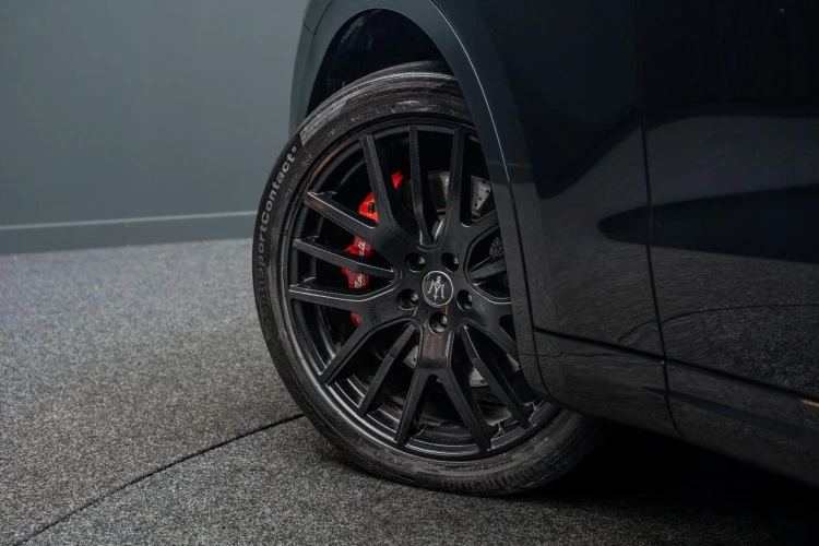 Vehicle Image 13