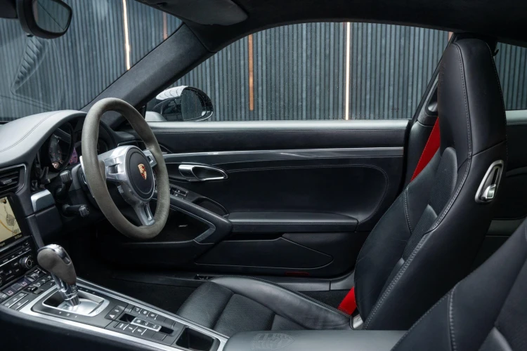 Vehicle Image 38