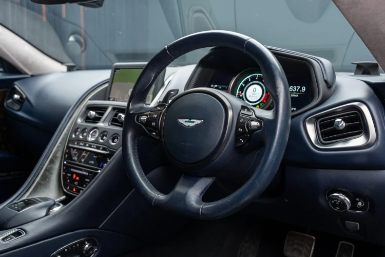 Vehicle Image 4