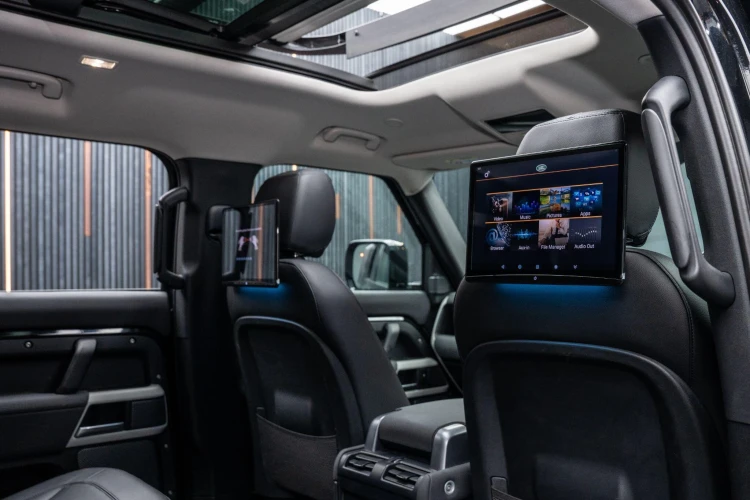Vehicle Image 4