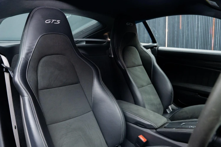 Vehicle Image 35