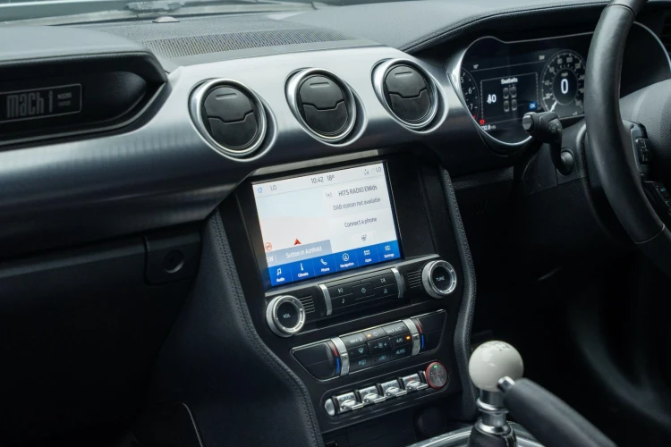 Vehicle Image 38