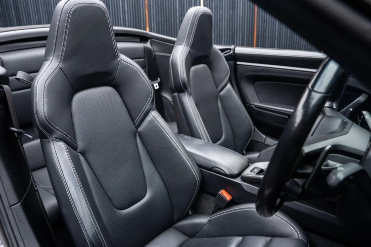 Vehicle Image 12
