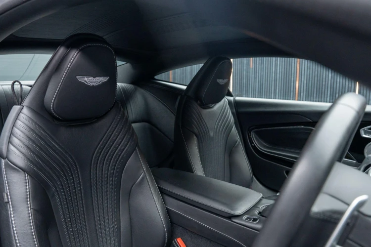 Vehicle Image 12