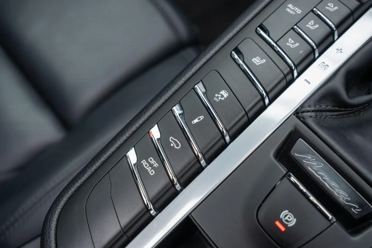 Vehicle Image 20