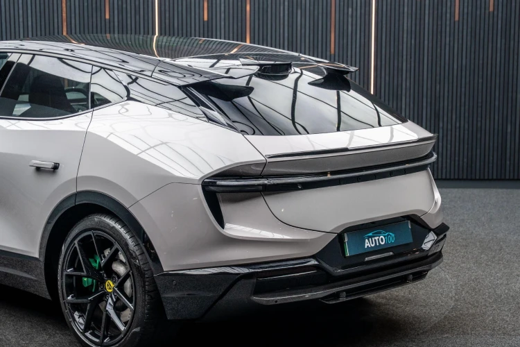 Vehicle Image 23