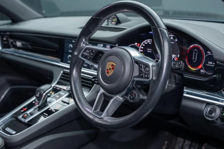 Vehicle Image 30