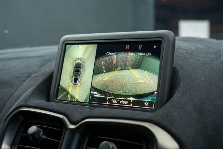 Vehicle Image 6