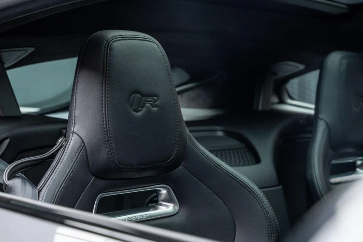 Vehicle Image 16
