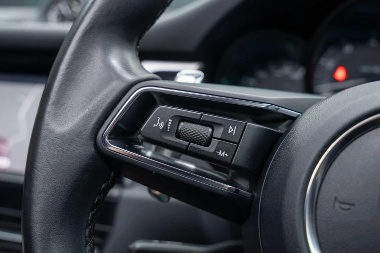 Vehicle Image 33