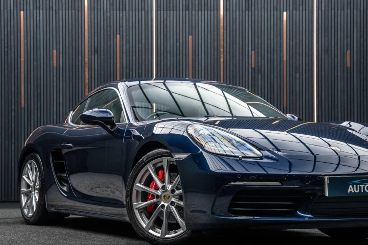 Vehicle Image 7