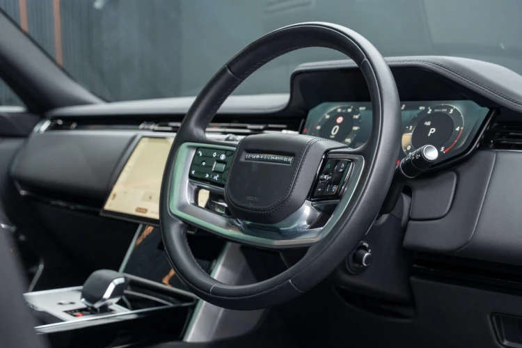 Vehicle Image 4