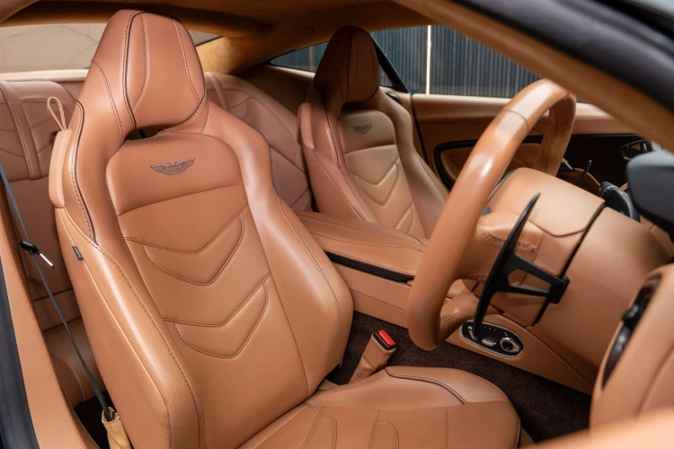 Vehicle Image 12