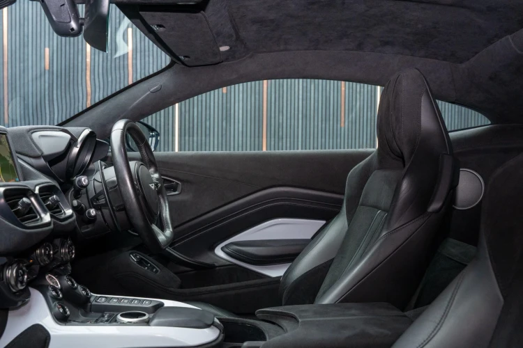 Vehicle Image 30