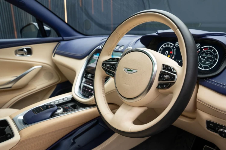 Vehicle Image 30