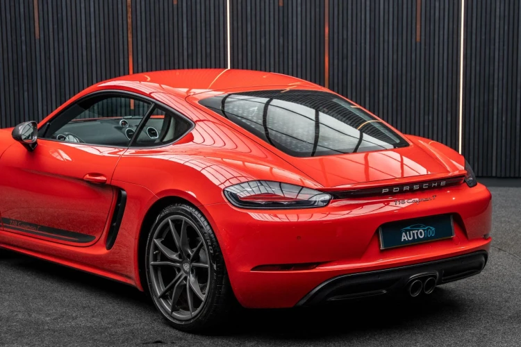 Vehicle Image 23