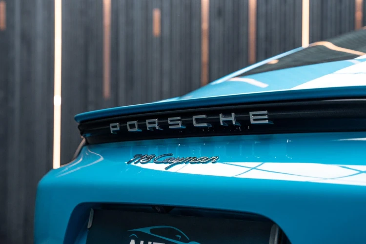 Vehicle Image 25