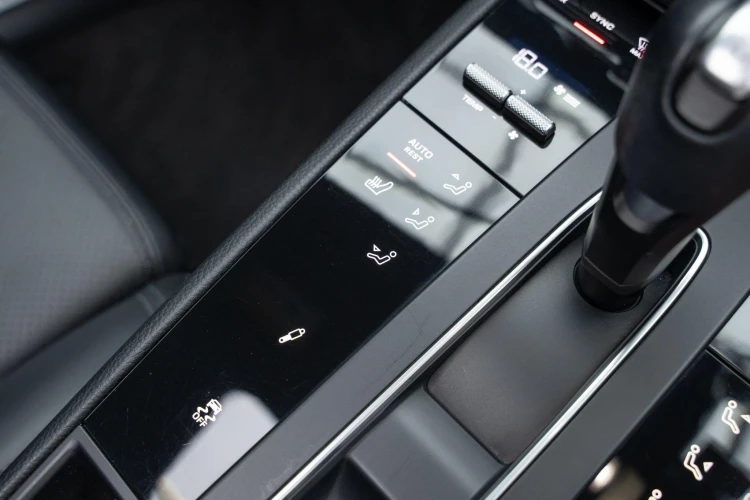 Vehicle Image 37