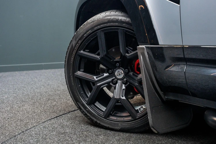 Vehicle Image 13