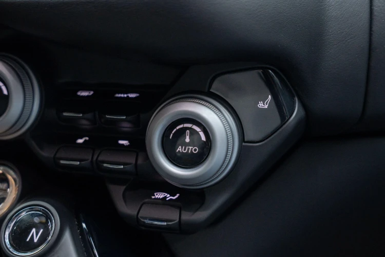 Vehicle Image 32
