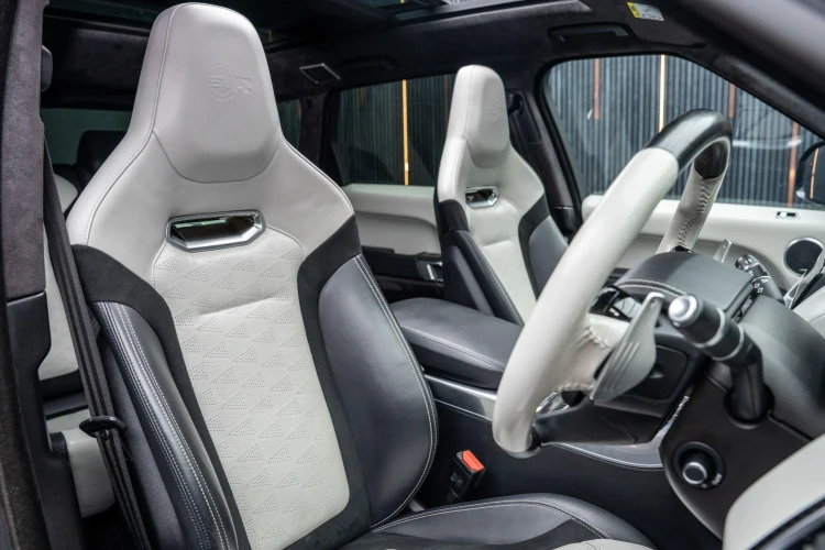 Vehicle Image 12