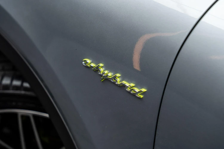 Vehicle Image 25