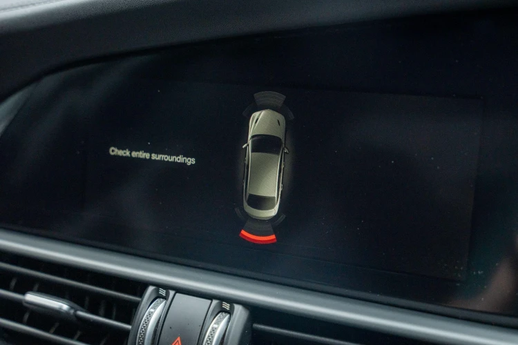 Vehicle Image 8