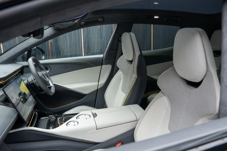 Vehicle Image 40
