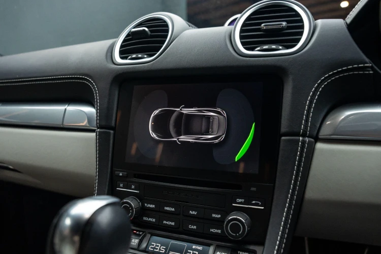 Vehicle Image 10