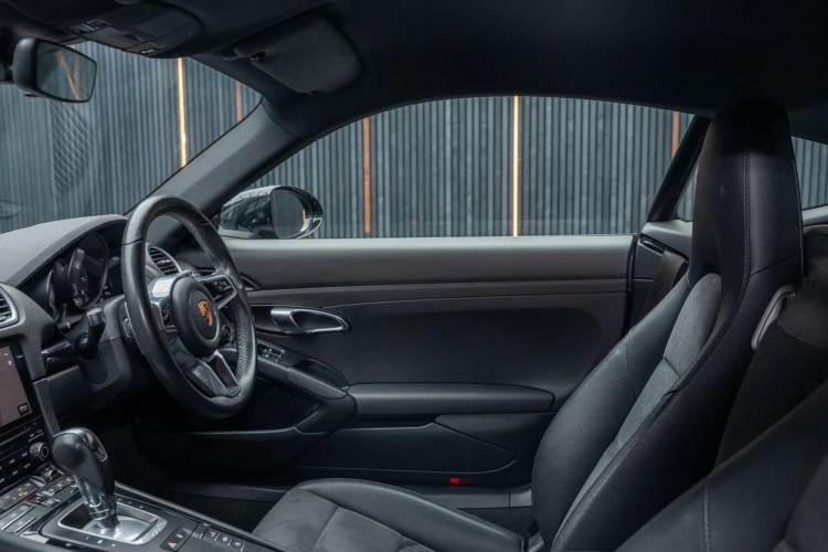 Vehicle Image 35