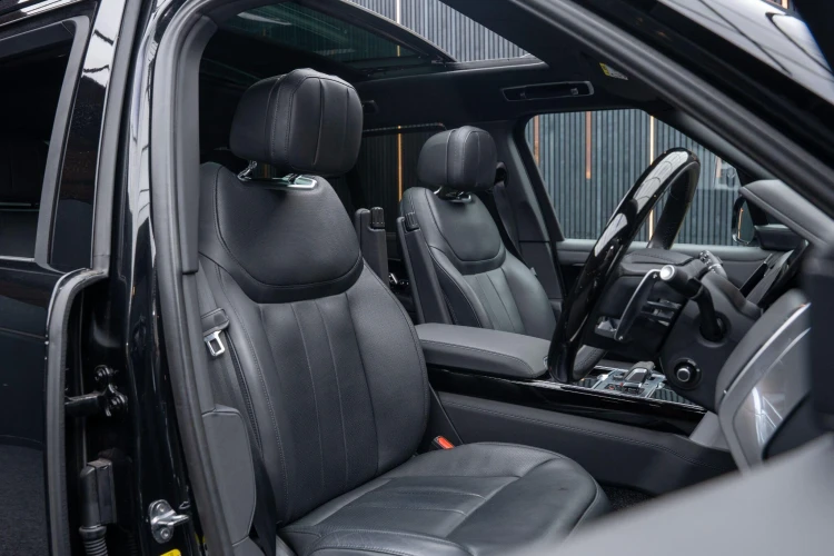 Vehicle Image 12