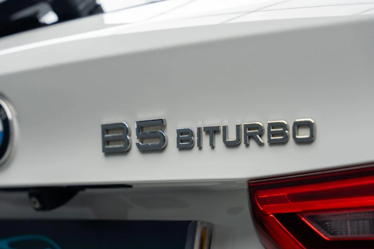Vehicle Image 35